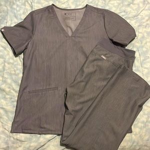 *Like new* Figs Scrub Set - Medium